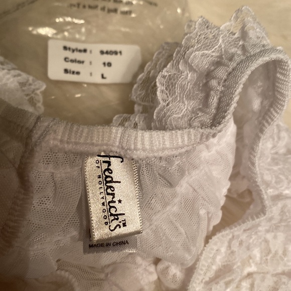 Fredericks of Hollywood Christmas/Santa nighty size L plus two panties - Picture 16 of 16